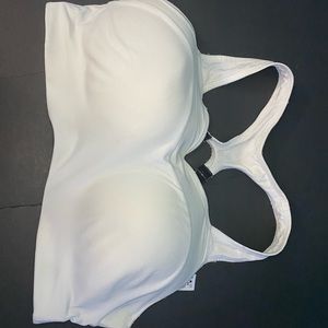 NIKE FITTED SPORTS BRA